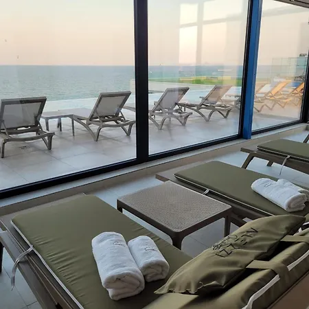 Soleil Marie In Infinity Pool & 아파트