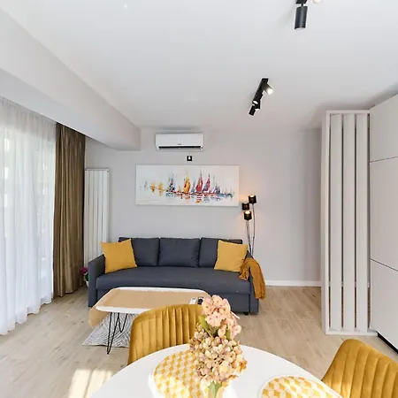 Soleil Marie - Infinity Pool & Mamaia