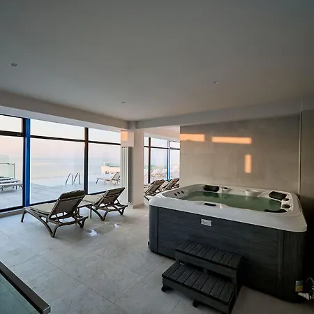 Soleil Marie In Infinity Pool & Apartament