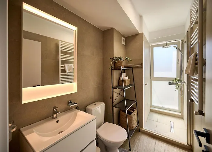 Soleil Marie In Infinity Pool &