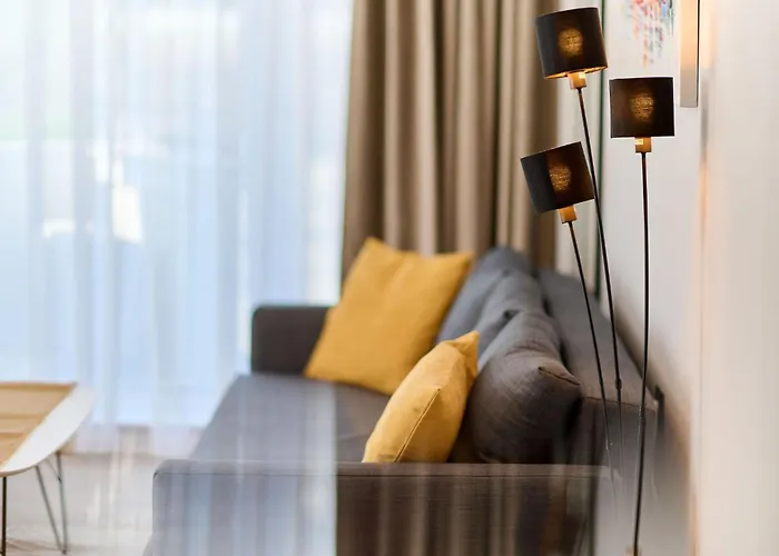 Soleil Marie In Infinity Pool & Daire