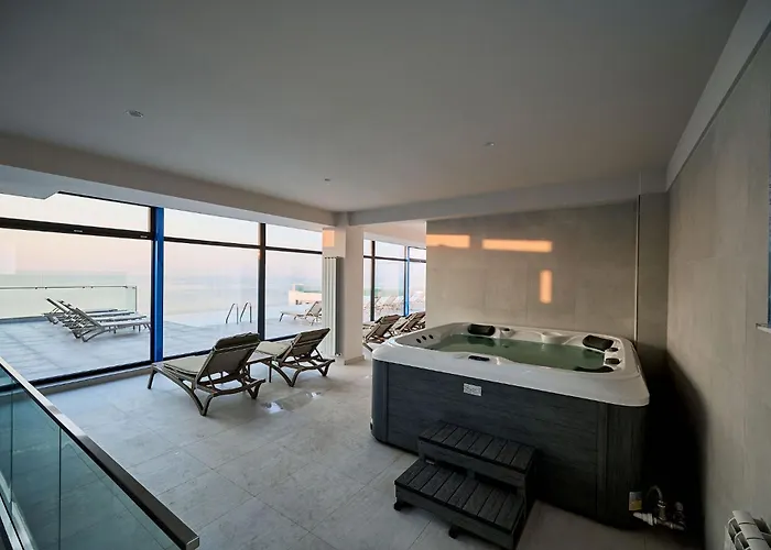 Soleil Marie - Infinity Pool & Apartment