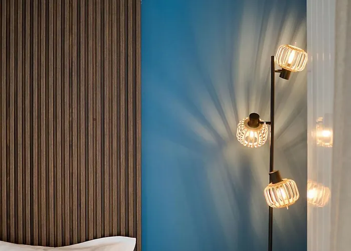 Soleil Marie In Infinity Pool & * Mamaia