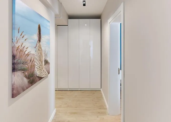 Soleil Marie In Infinity Pool &