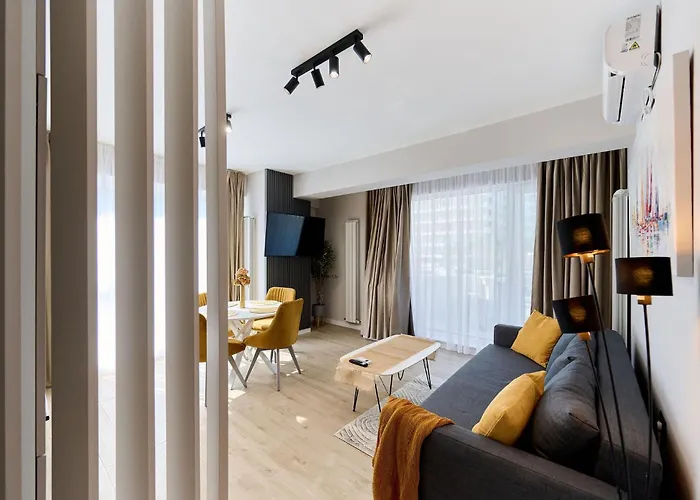 Soleil Marie In Infinity Pool & Mamaia