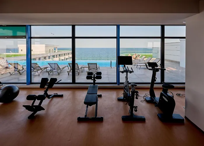 Soleil Marie In Infinity Pool & *