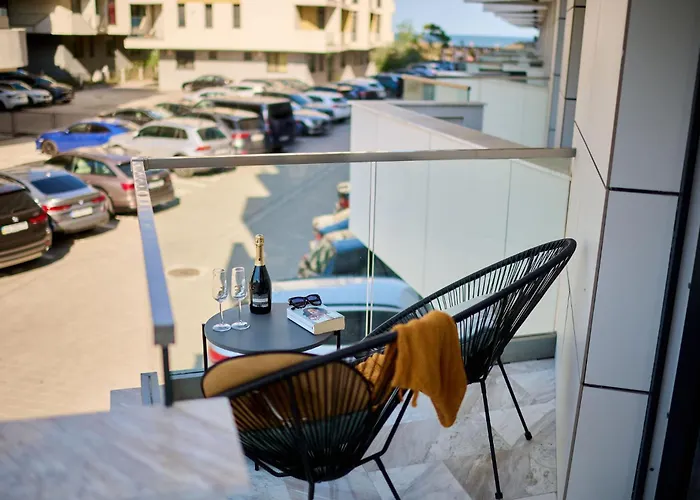 Soleil Marie In Infinity Pool & Mamaia